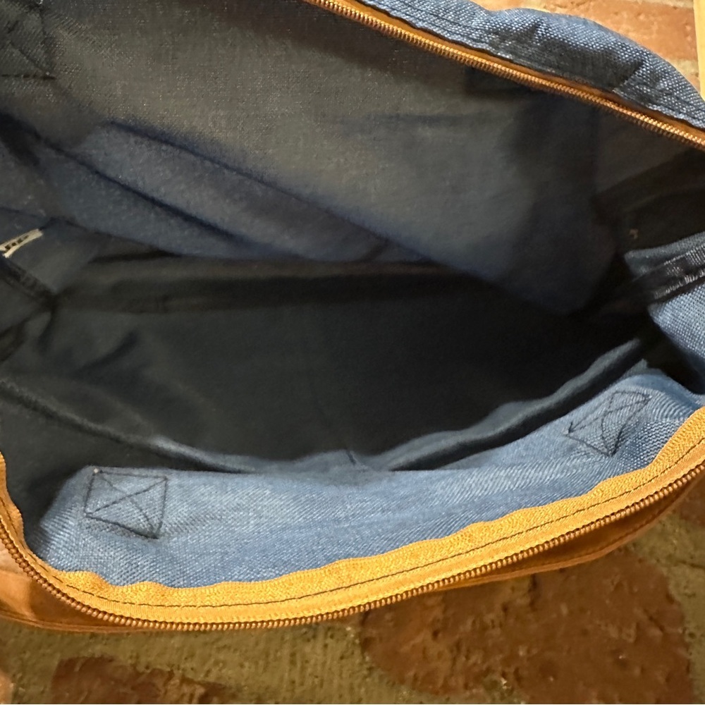 Classic Courier Blue Organizer Tote/Pockets/Ajustable Shoulder Strap/Zip Up/Snap - Picture 12 of 14